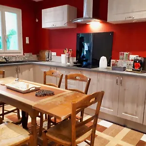 https://leonie-et-eponine.fr-provencehotel.com