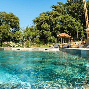 https://le-clos-des-eucalyptus.fr-provencehotel.com