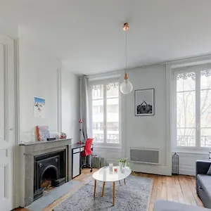  Appartement Bel Haussmannien Au Coeur Du 7eme