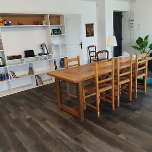 https://grande-maison-avec-vue-sur-le-lac.midi-pyreneeshotels.com